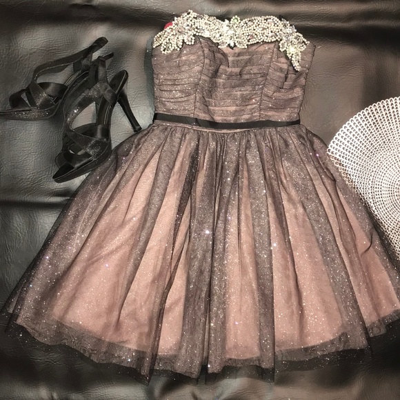 SOLD-Prom or Formal strapless Dress Jr Sz 7 - Picture 2 of 8